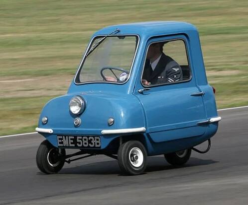 Azab Gazab: Know About Worlds Smallest Cars Price, Features, Mileage, Speed and Engines Azab Gazab: તમારા બેડરૂમમાં પાર્ક થશે આ કાર, હાથમાં ઉંચકી શકે એક વ્યક્તિ