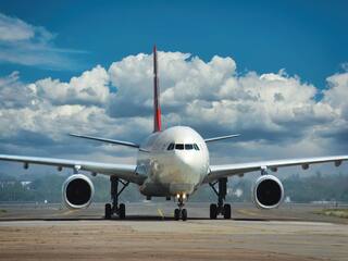 Airlines: விமானத்தில் சக பயணி மீது சிறுநீர் கழித்த இந்திய மாணவர் - மதுபோதையில் நடந்த விபரீதம்