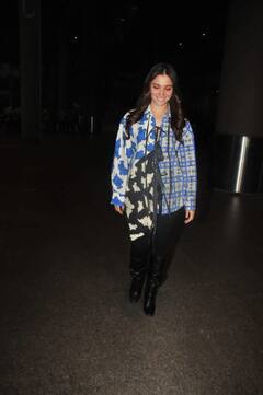 Deepika Padukone और Tamannaah Bhatia का एयरपोर्ट लुक रहा आई कैची, देखें एक्ट्रेस का उबर-कूल स्टाइल