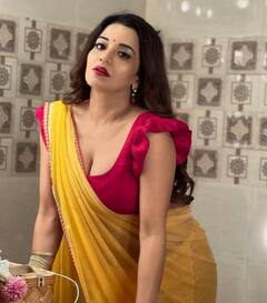 Monalisa : गुलाबाची कळी कशी हळदीनं माखली... चाळीशीतील मोनालिसाचा हॉट धमाका व्हायरल