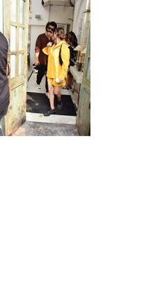 Arjun Malaika : બાંદ્રામાં ગર્લફ્રેન્ડ સાથે સ્પોટ થયો અર્જુન કપૂર, જુઓ રોમેન્ટિક અંદાજ