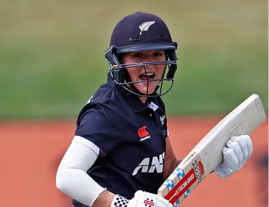 WPl च्या पहिल्या हंगामाच्या पहिल्याच सामन्यात एका आंतरराष्ट्रीय खेळाडूनं भारतीय क्रिकेट चाहत्यांच्या मनावर छाप सोडली आहे.