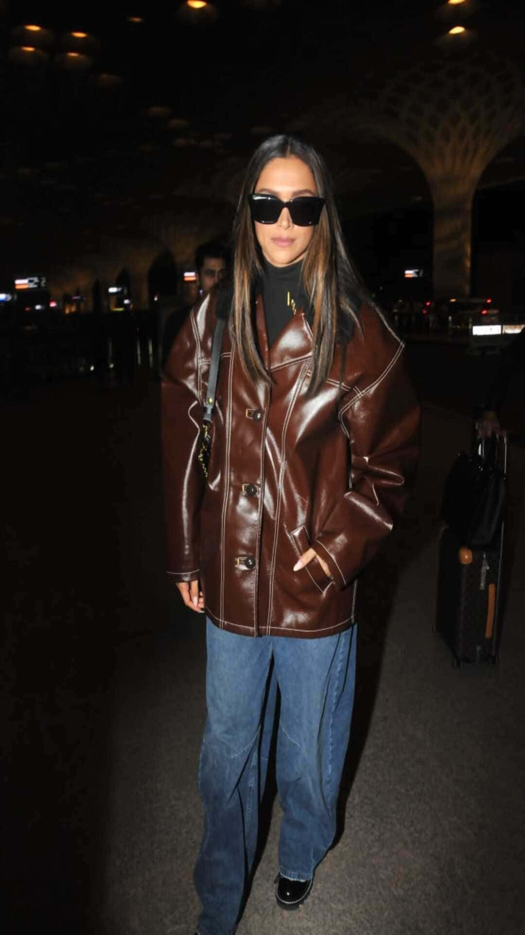 Deepika Padukone Stuns in Leather Jacket as Pathaan Actress Leaves for  Paris Fashion Week - News18