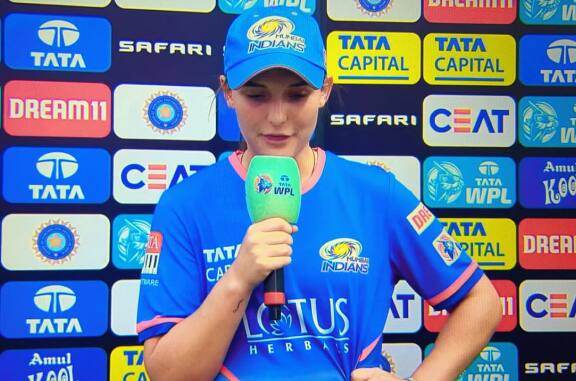 WPL Who is Amelia Kerr :महिला प्रीमियर लीगच्या पहिल्या सीझनच्या पहिल्याचं सामन्यामध्ये भारतीय क्रिकेट चाहत्यांच्या नजरा एक महिला खेळाडूवर खिळल्या आहेत. कोण आहे अमेलिया केर ?