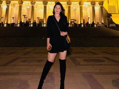 Photos: पति नई गेंद से बल्लेबाजों को डालता मुश्किल में, पत्नी खूबसूरती में देती बॉलीवुड एक्ट्रेस को टक्कर