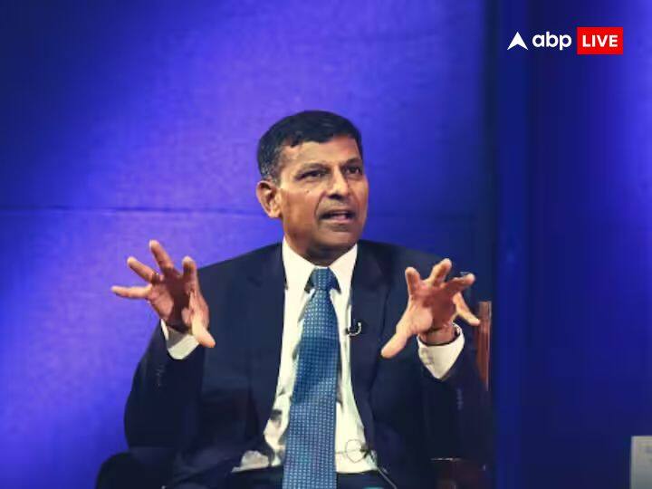 Former RBI governor Raghuram Rajan expressed concern over the threat to banking sector over long-term Raghuram Rajan ने कहा-टाइम बम के मुहाने पर खड़ी ये इकोनॉमी, ग्लोबल चुनौतियों के साथ इस बात का भी जताया डर