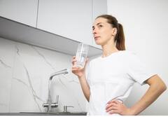 Holi 2023: होली पर जमकर मीठा खाने वाले ऐसे करें बॉडी को डिटॉक्स