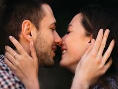 ਇੱਕ Kiss ਕਰ ਸਕਦੀ ਹੈ ਕਈ ਬਿਮਾਰੀਆਂ ਦਾ ਖਾਤਮਾ, ਲਾਈਫ 'ਚ ਆ ਜਾਂਦੀ ਹੈ ਹੈਪੀਨੈਸ, ਜਾਣੋ ਇਹ ਹੈਰਾਨ ਕਰਨ ਵਾਲੇ ਫਾਇਦੇ