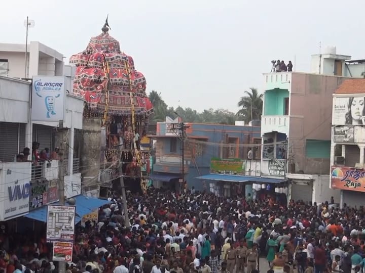 திருச்செந்தூர் முருகன்  கோயில் மாசி திருவிழா தேரோட்டம்  - அரோகரா கோஷத்துடன்  தேரை வடம் பிடித்து இழுத்த பக்தர்கள்