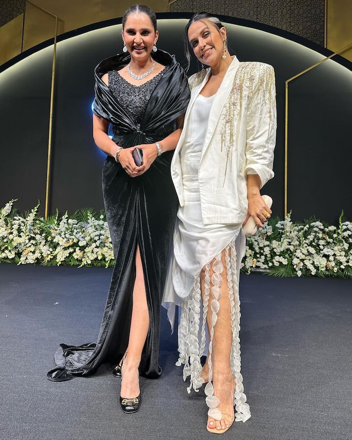 Neha Dhupia also attended the event with her husband Angad Bedi. The actress looked gorgeous in a white ensemble.