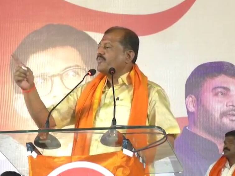 Maharashtra Politics Parbhani MP Sanjay Jadhav dismisses reports of joining Shinde groups says he will remain with party thackeray group पन्नास खोके काय शंभर खोके आले तरी माझ्या खुर्चीसमोर ते मला ठेंगणे वाटणार : खासदार संजय जाधव