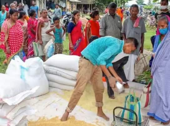 Food and supply minister lal chand kataruchakk statement about ration card ਪੰਜਾਬ ਦੇ ਇੰਨੇ ਲੋਕਾਂ ਨੂੰ ਨਹੀਂ ਮਿਲੇਗਾ ਰਾਸ਼ਨ, ਪੋਰਟਲ ਤੋਂ ਅਯੋਗ ਕਾਰਡ ਕੀਤੇ ਜਾ ਰਹੇ ਡਿਲੀਟ