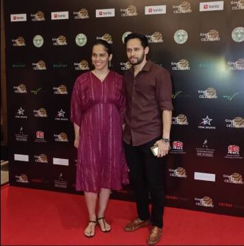 ভারতের তারকা ব্যাডমিন্টন প্লেয়ার দম্পতি সাইনা নেহওয়াল ও পারুপল্লী কাশ্য়পও এসেছিলেন পার্টিতে।