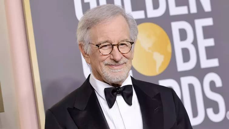 Steven Spielberg believes aliens exist; accuses US government of hiding information about UFOs એલિયન્સ છે- ઓસ્કાર વિજેતા Steven Spielberg એ કર્યો દાવો, અમેરિકા પર માહિતી છુપાવવાનો આરોપ