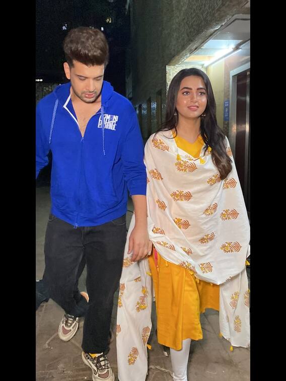 Tejasswi Prakash And Karan Kundrra Walk Hand-In-Hand