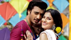 পরীক্ষার জন্য দোল খেলতেন না সঞ্জনা, রঙ মাখিয়ে প্রতিশোধ নিতেন জন!