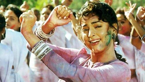 'অঙ্গ সে অঙ্গ লগানা' - দোলের গান নিয়ে আবারও হাজির শাহরুখ খান। 'ডর' ছবির এই গানও হোলির জন্য বেশ জনপ্রিয়।