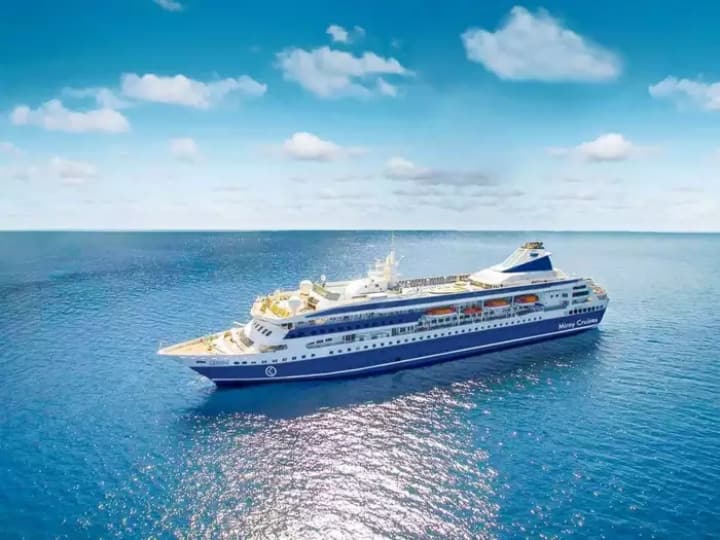 This cruise ship will travel 135 nations in 3 years know Package cost features Cruise: तीन साल में 375 देशों की सैर, 13 'वंडर्स ऑफ वर्ल्ड' का ट्रैवल कराएगा ये क्रूज, कीमत उड़ा देगी होश