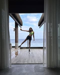 Shanaya Kapoor Pics: शनाया कपूरचा बिकिनीत हॉट अंदाज, पाहा फोटो