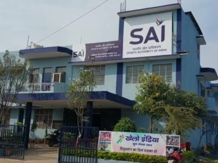 Minor Karate player brutally thrashed at Sports Authority of India in Jabalpur ANN Jabalpur: अच्छा खेलने पर मिली 'तालिबानी' सजा, नाबालिग कराटे खिलाड़ी की बेरहमी से पिटाई