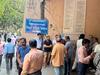Pune Cremation Queue : जिवंतपणी रस्त्यावर अन् मरणानंतर वैकुंठात ट्रॅफिक; गैरसोयीमुळे वैकुंठात प्रेतांच्या रांगा; नातेवाईकांचे हाल