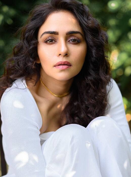 अमृताने खास पोस्ट शेअर करत सोशल मीडियावरुन ब्रेक घेत असल्याची माहिती चाहत्यांनी दिली आहे.