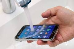 कैसे पता चलेगा कि आपका स्मार्टफोन वॉटरप्रूफ है या नहीं?