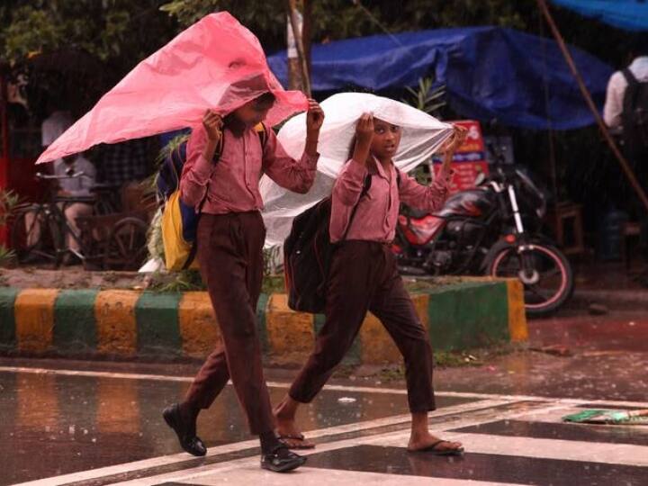 IMD Update: हाल ही में फरवरी में गर्मी के 71 सालों का रिकॉर्ड टूटा था. भीषण गर्मी के बाद फरवरी में अब एक और रिकॉर्ड बना है.