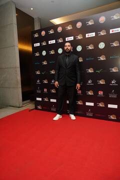 PHOTO: सानिया मिर्जा ने दी रिटायरमेंट पार्टी, खेल जगत से युवराज और इरफान पठान सहित पहुंचे कई दिग्गज