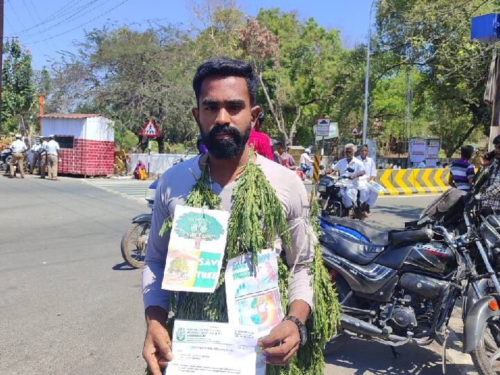 A young man who made a petition in the manner by tying plant vines all over his body Salem உடல் முழுவதும் செடி கொடிகளை கட்டிக்கொண்டு நூதன முறையில் மனு அளித்த இளைஞர்.. ஏன்? நடந்தது என்ன?