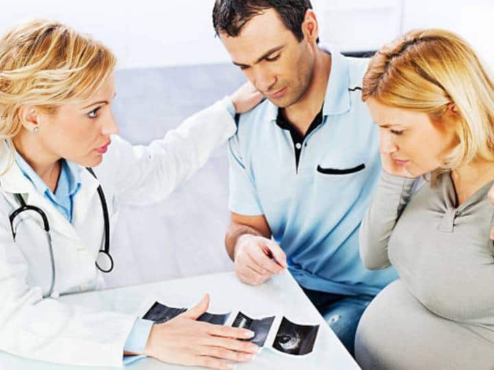 When Can You Get Pregnant and What is the Best Age to Have a Baby क्या आपको पता है पेरेंट्स बनने की सही उम्र? बच्चे पैदा करने में देरी के सबसे बड़े नुकसान भी पढ़ लें