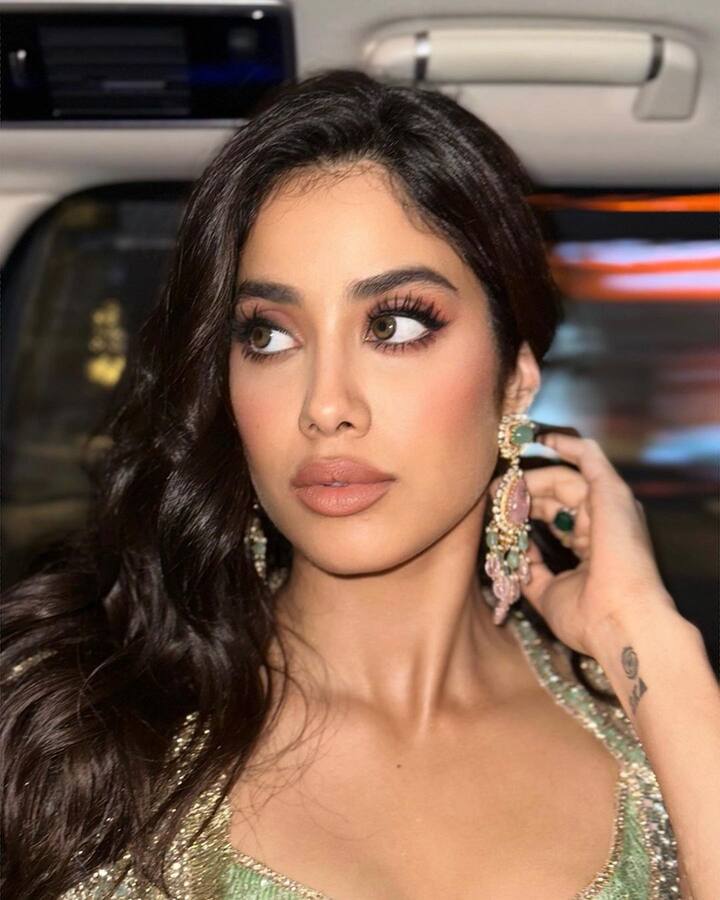 आज तिच्या वाढदिवसानिमित्त जाणून घेऊयात तिच्या संपत्तीबाबत...(Janhvi Kapoor/Instagram)