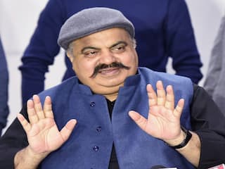 Gangster Atiq Ahmad: अतीक अहमद ऐसे बना पूर्वांचल में दहशत का दूसरा नाम, जब अपने ही माफिया गुरु को उतारा था मौत के घाट