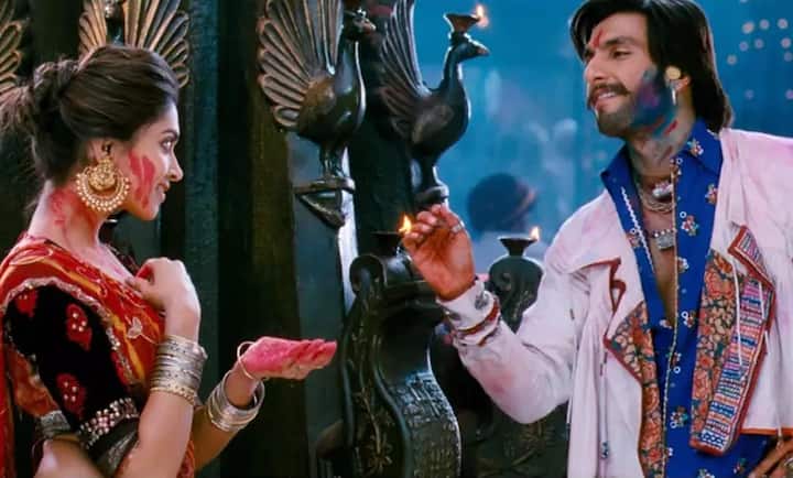 'লহু মুঁ লগ গয়া' - আবারও দীপিকা পাড়ুকোন, তবে এবার সঙ্গে রণবীর সিংহ। 'রাম লীলা' ছবির গানে যেমন আছে রঙের মজা, তেমনই প্রেমের হালকা ছোঁয়াও। দুর্দান্ত সুর মেজাজই বদলে দেবে হোলি পার্টির।
