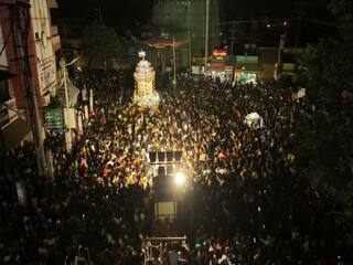 kanchipuram kamakshi temple  Silver Chariot Procession at kanchipuram கலர்ஃபுல்லான காஞ்சிபுரம்.. அசரவைத்த வாண வேடிக்கை.. காமாட்சி அம்மன் வெள்ளித்தேர் ஊர்வலம்