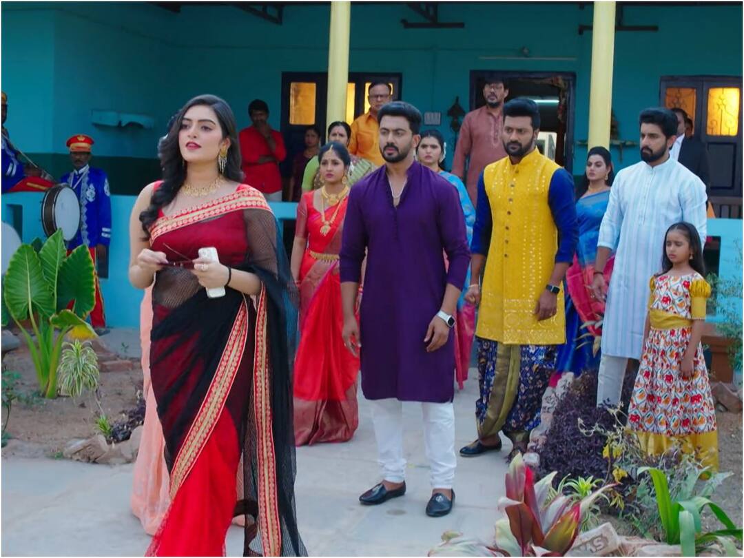 Ennenno Janmalabandham Serial March 6th Episode 361 Written Update Today Episode Ennenno Janmalabandham March 6th: భ్రమరాంబిక స్కెచ్, మాళవిక ఔట్- ఆగిపోయిన వసంత్, చిత్రల పెళ్లి