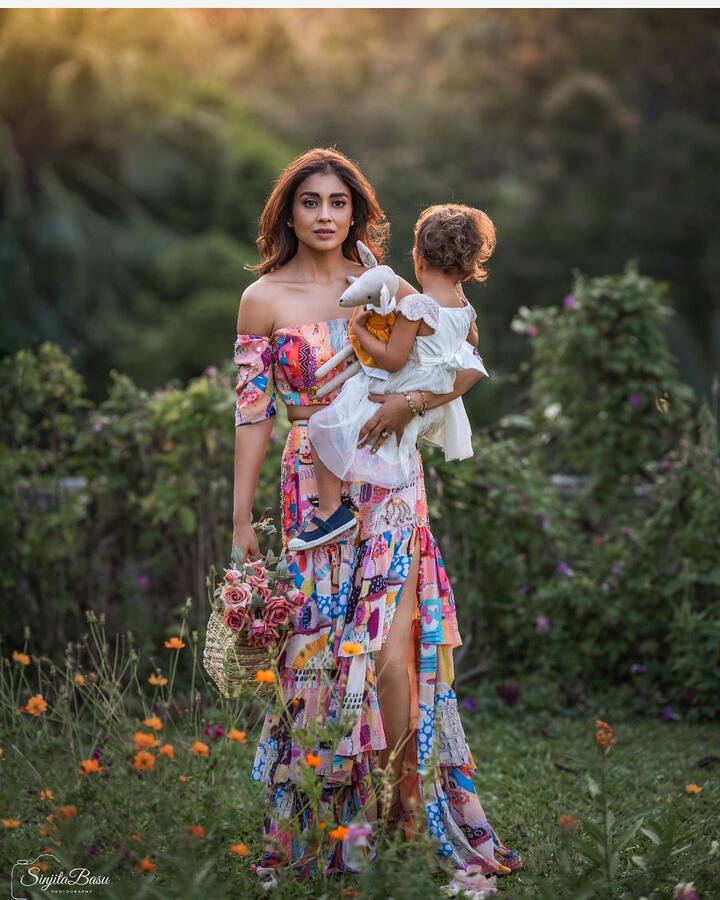కూతురితో శ్రియ శరణ్ క్యూట్ ఫోటోలు -Image Credit: Shriya Saran/Instagram
