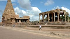 Thanjavur: வெயிலை சமாளிக்க தஞ்சை பெரிய கோயிலில் தண்ணீர் தெளிக்கும் பணி