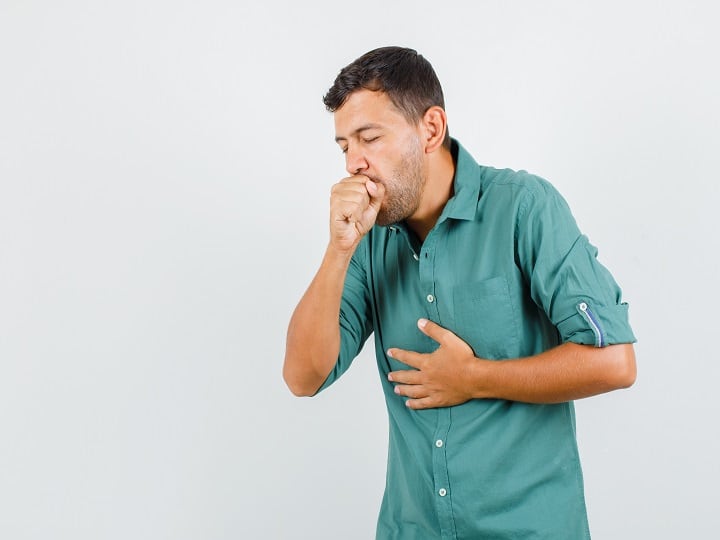 Cough symptoms does not go away cause of lung cancer Cough Symptoms: ये 5 कारण जानिए, खांसते हुए सांस उखड़ आती है, मगर खांसी है कि जाती नहीं...