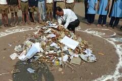 Pune news :शाळेतील कचरा पेटवून वाल्हेतील विद्यार्थ्यांची अनोखी होळी