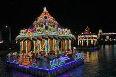 Tirumala Photos: తెప్పపై శ్రీ‌దేవి, భూదేవి స‌మేత ‌మ‌ల‌య‌ప్ప స్వామి విహారం