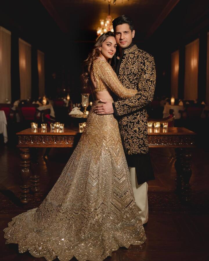 कियारा ने कहा, 'हम दोनों के बीच दोस्ती है और हमारी जोड़ी को दर्शकों ने बहुत पसंद किया है. हमें उन कैरेक्टर्स को (शेरशाह में) निभाने को मिला और स्वाभाविक रूप से, हम साथ काम करना पसंद करेंगे. हम बस सही स्क्रिप्ट की उम्मीद कर रहे हैं जो हम दोनों को पसंद है ताकि हम वापस आ सकें और एक जोड़ी के रूप में दर्शकों का मनोरंजन कर सकें.''