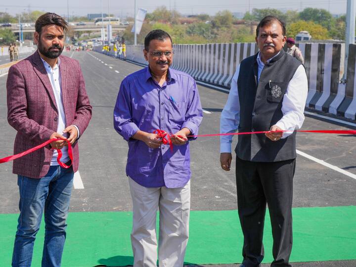 Delhi Chief Minister Arvind Kejriwal on Monday inaugurated the Ashram flyover extension that would bring a huge relief for people commuting between Delhi and Noida. (Image Source: PTI)