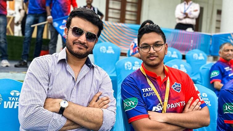 WPL 2023: Sourav Ganguly was present in match between Delhi Capitals vs Royal Challengers Bangalore WPL 2023: দিল্লি ক্যাপিটালস মহিলা দলের ম্যাচ দেখতে মাঠে হাজির 'মহারাজ'