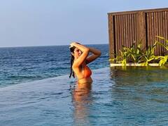 Shanaya Kapoor Pics: शनाया कपूरचा बिकिनीत हॉट अंदाज, पाहा फोटो