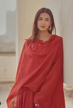 Sonal Chauhan: ਐਥਨਿਕ ਲੁੱਕ 'ਚ ਸੋਨਲ ਚੌਹਾਨ ਨੇ ਮਚਾਈ ਤਬਾਹੀ, ਆਪਣੇ ਮਨਮੋਹਕ ਅੰਦਾਜ਼ ਨਾਲ ਸਭ ਨੂੰ ਬਣਾਇਆ ਦੀਵਾਨਾ