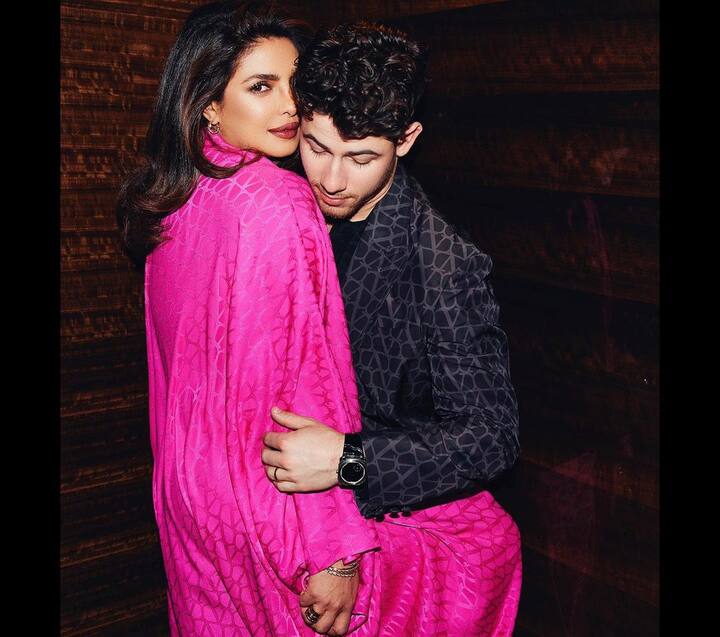 नुकतेच तिने तिच्या पतीसोबतचे काही रोमँटिक फोटो शेअर केले आहेत. ज्यामध्ये दोघांची जबरदस्त केमिस्ट्री पाहायला मिळाली.