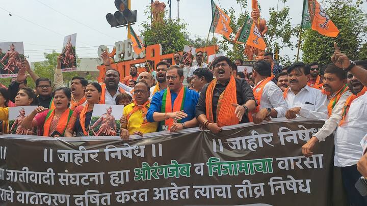 दरम्यान असा प्रयत्न करणाऱ्यांना पोलिसांनी रोखण्याचा प्रयत्न केला.