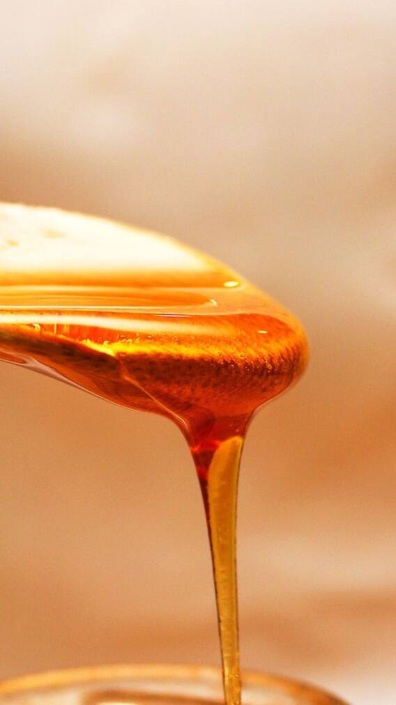 ত্বকের যত্নে ব্য়বহার করুন মধু