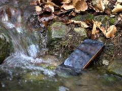 ਕਿਵੇਂ ਪਤਾ ਲੱਗੇਗਾ ਕਿ ਤੁਹਾਡਾ ਸਮਾਰਟਫੋਨ Waterproof ਹੈ ਜਾਂ ਨਹੀਂ?